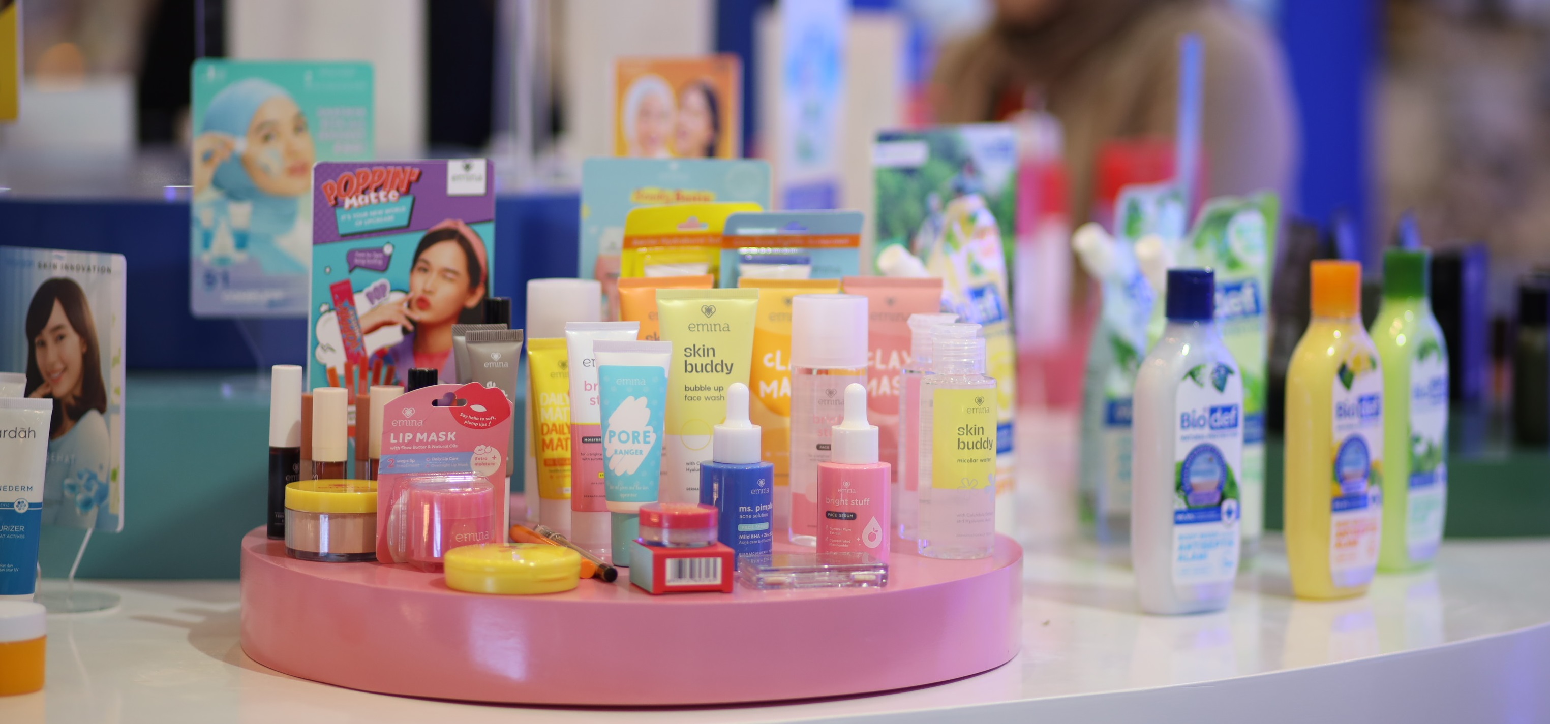 Istrinya Diejek Trump, Presiden Prancis: Tidak Penting untuk Ditanggapi